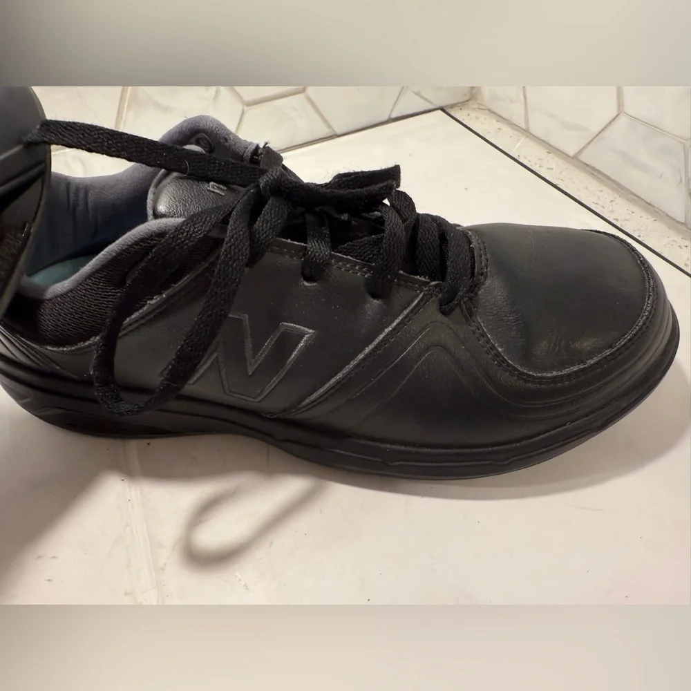 New Balance 813 Woman’s Black Sneaker WW813BK Rollbar Tech Walking Shoe Sz 10.5